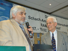 Joachim Gries ehrt Gerhard Hund